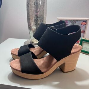 Tom’s Black Platform Sandals